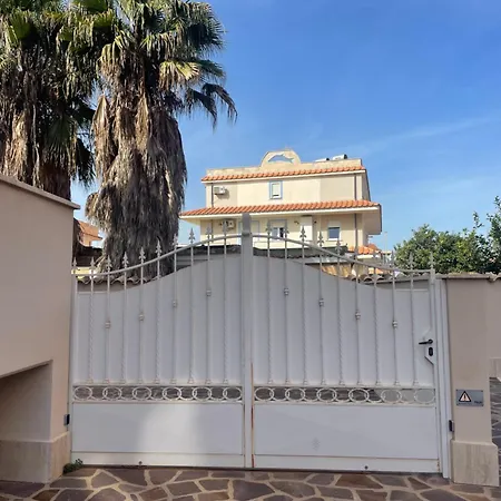 Home With Parking Near The Airport And Beach Fiumicino Exterior photo