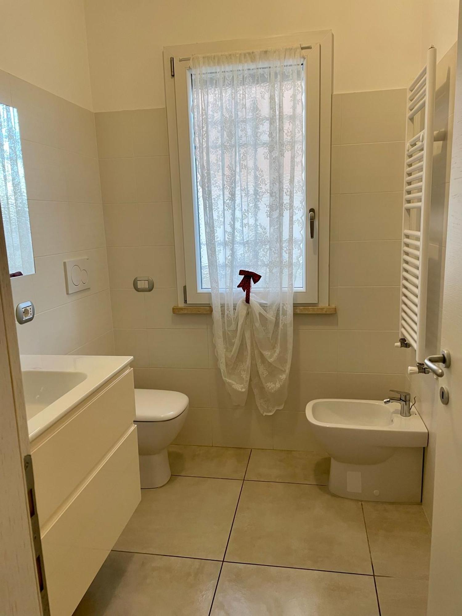 With Parking Near The Airport And Apartment